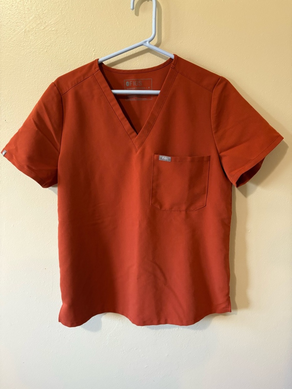 FIGS Women's V-Neck Scrub Top